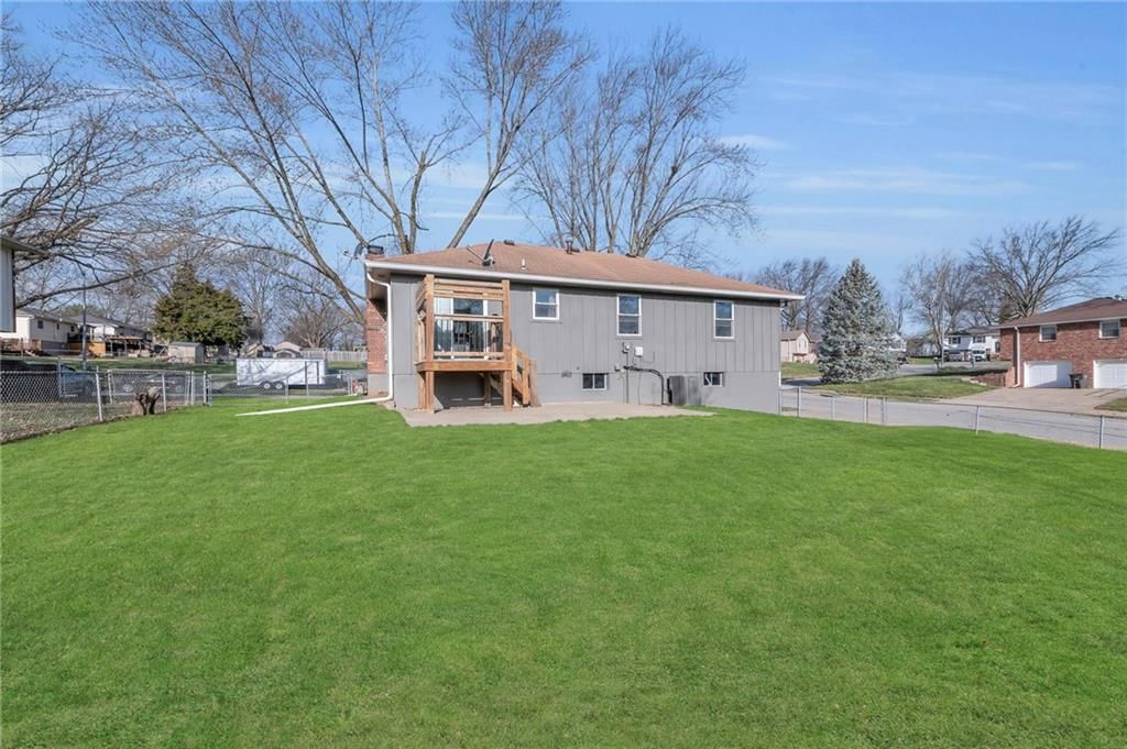 1419 N Holland Drive — photo 32