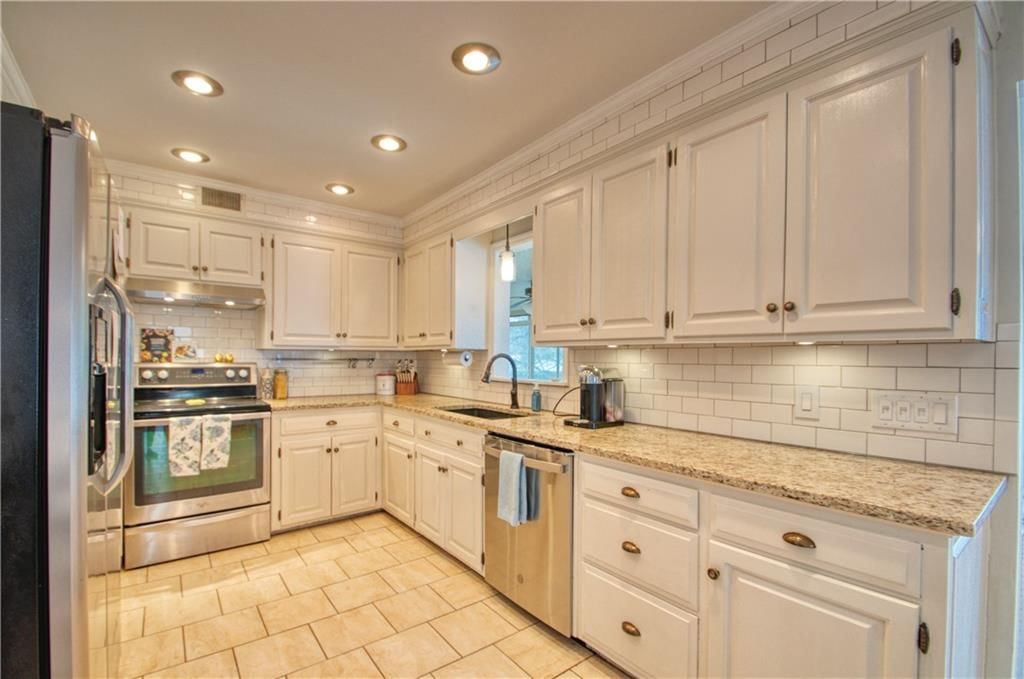 1001 W 97TH Street — photo 12