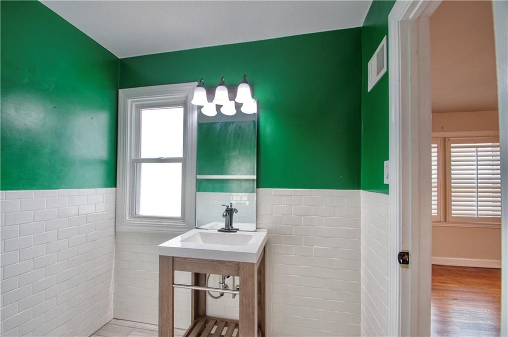 1001 W 97TH Street — photo 32