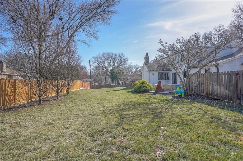 8301 Rosewood Drive — photo 55