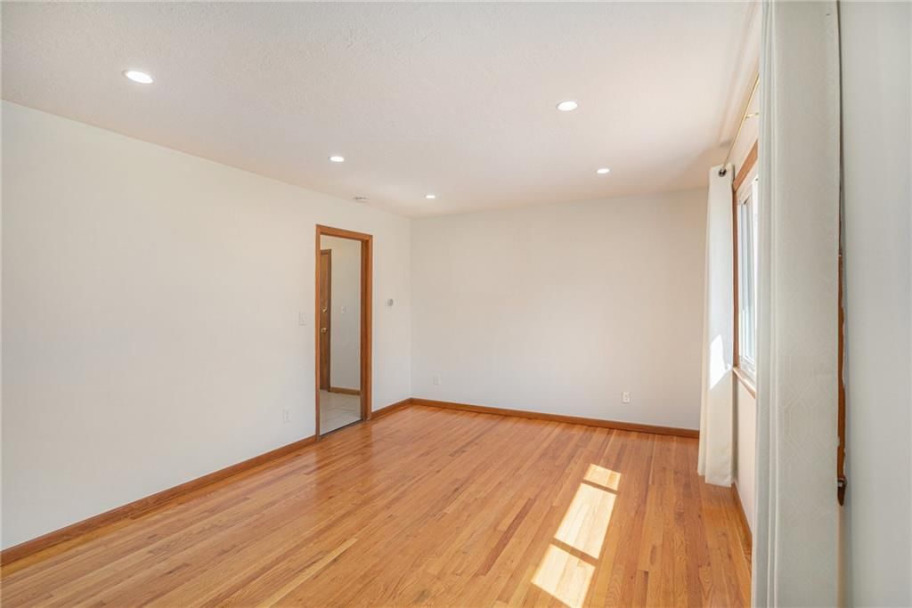 2406 NE 59th Terrace — photo 9