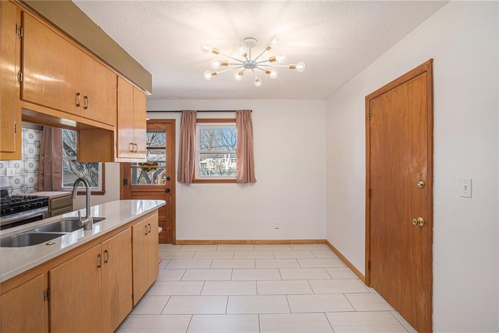 2406 NE 59th Terrace — photo 11