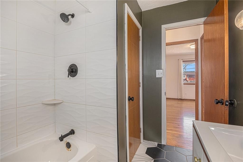 2406 NE 59th Terrace — photo 28