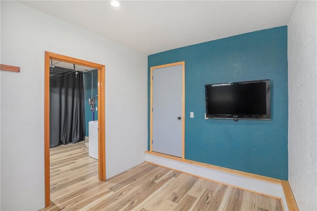 2406 NE 59th Terrace — photo 34