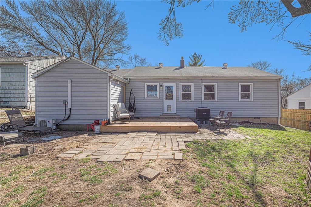 2406 NE 59th Terrace — photo 36