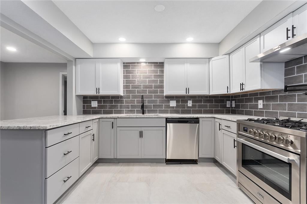 9308 W 80th Street — photo 15