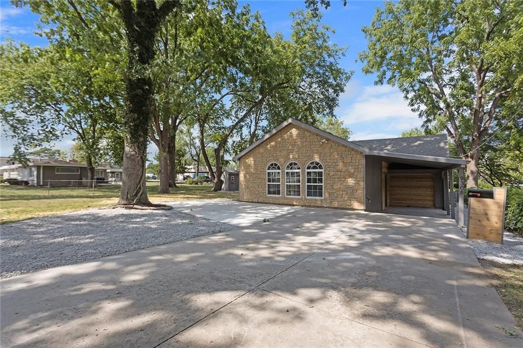 9308 W 80th Street — photo 18