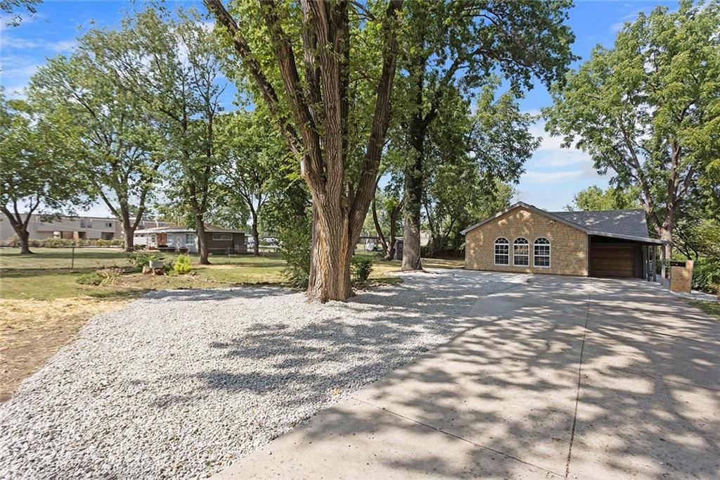 9308 W 80th Street — photo 19
