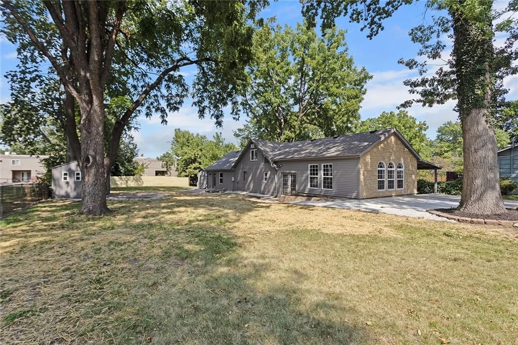 9308 W 80th Street — photo 34