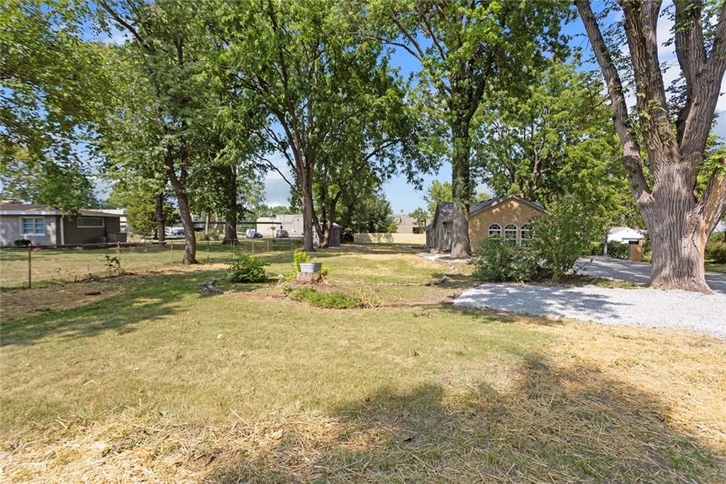 9308 W 80th Street — photo 37
