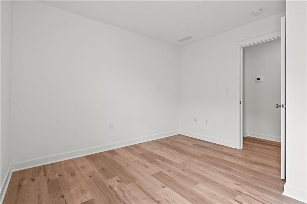 9308 N Lenox Street — photo 13