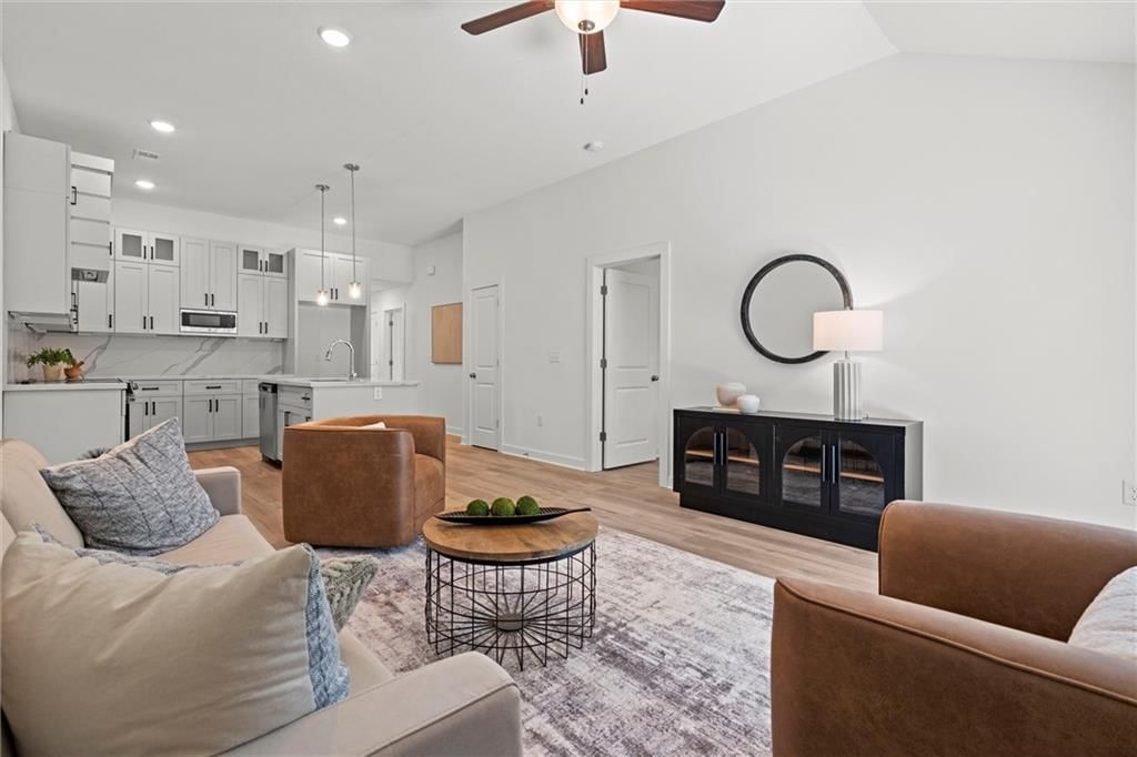 9308 N Lenox Street — photo 27