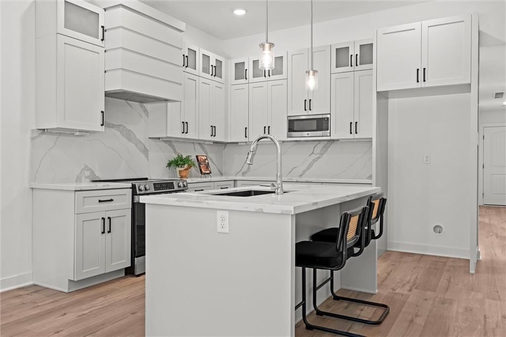 9308 N Lenox Street — photo 31