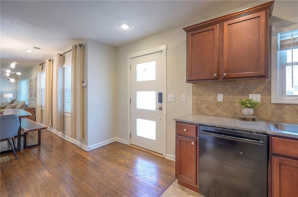 7337 WALMER Street — photo 7
