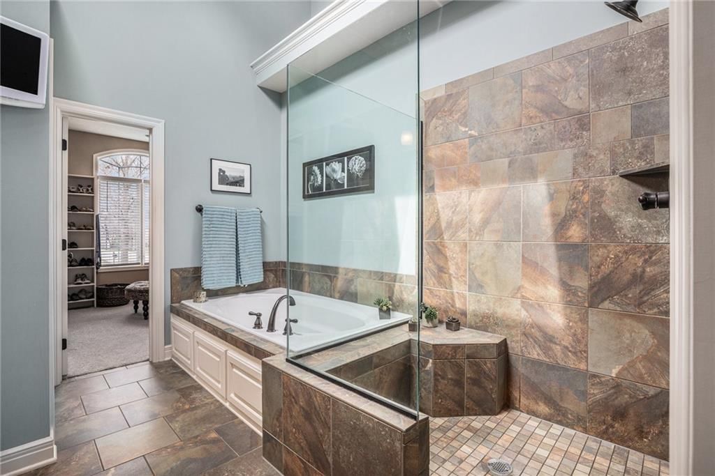 8541 N Donnelly Avenue — photo 24