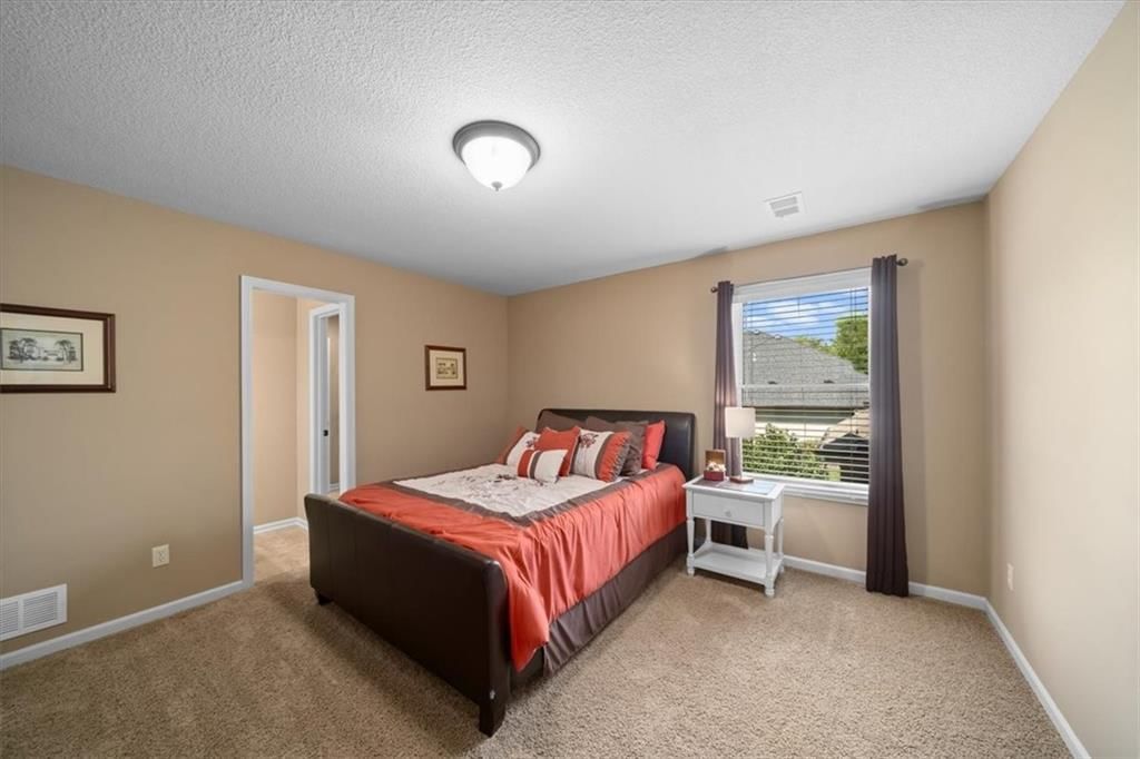 8541 N Donnelly Avenue — photo 28