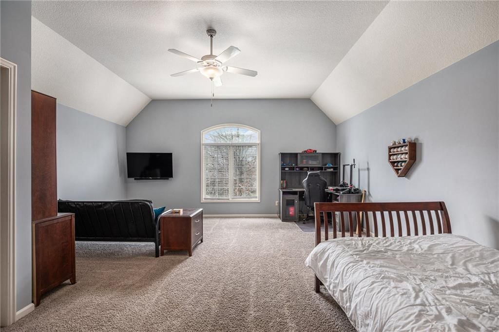 8541 N Donnelly Avenue — photo 29