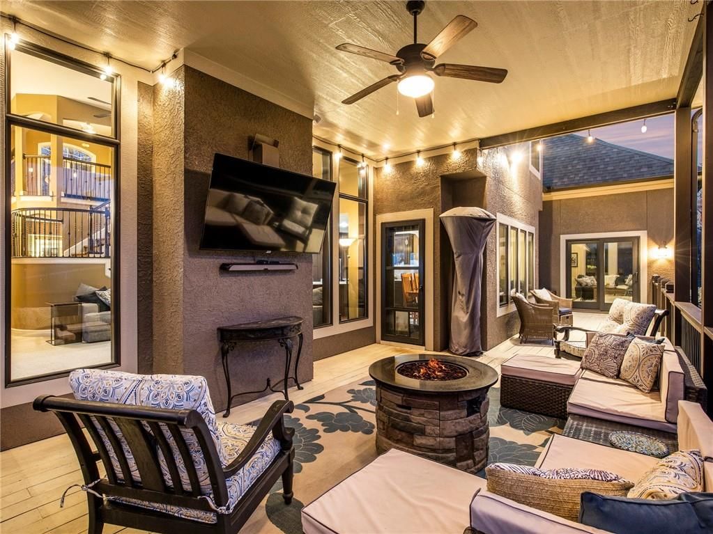 8541 N Donnelly Avenue — photo 40