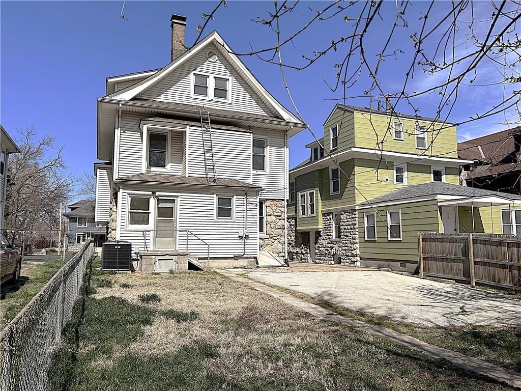 4121 Saint John Avenue — photo 34