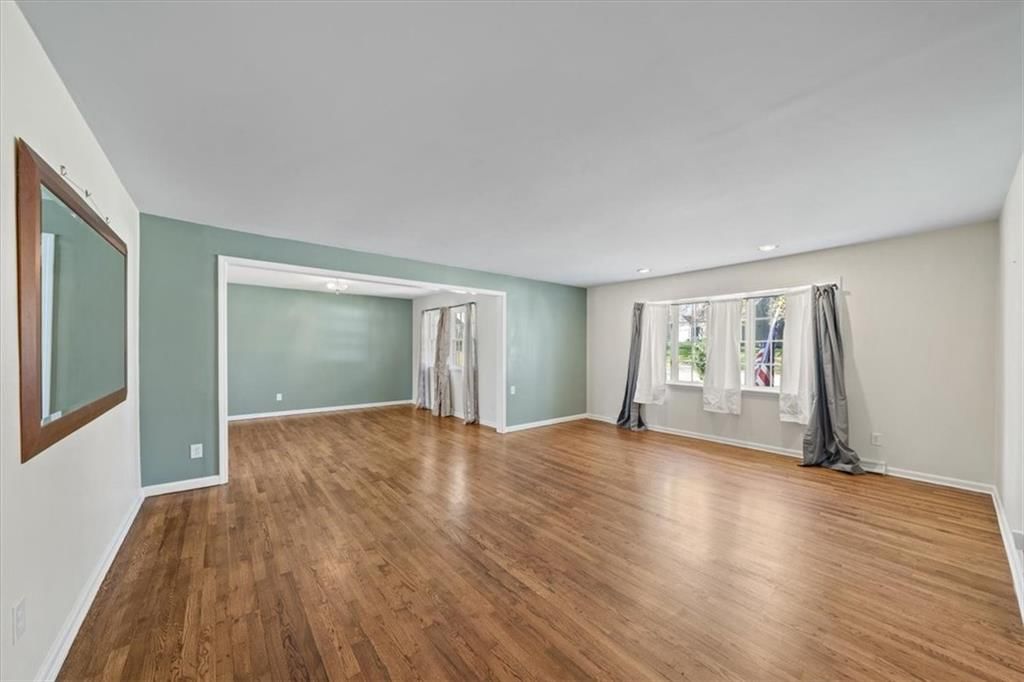 11823 Locust Street — photo 8