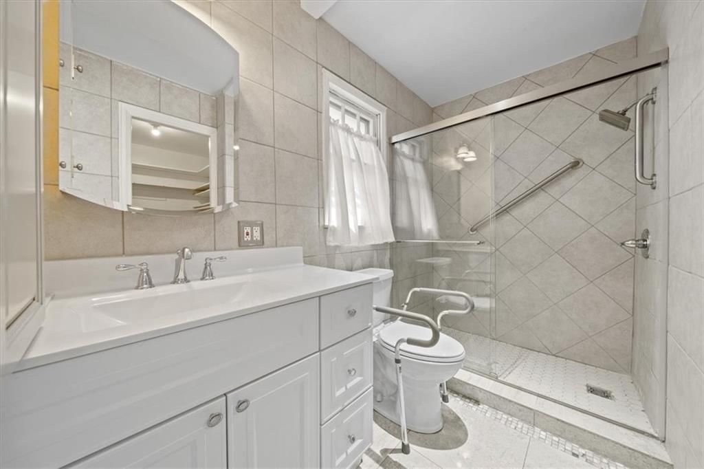 11823 Locust Street — photo 12
