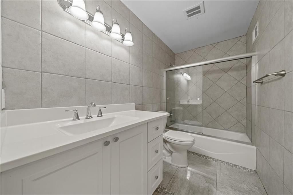 11823 Locust Street — photo 19