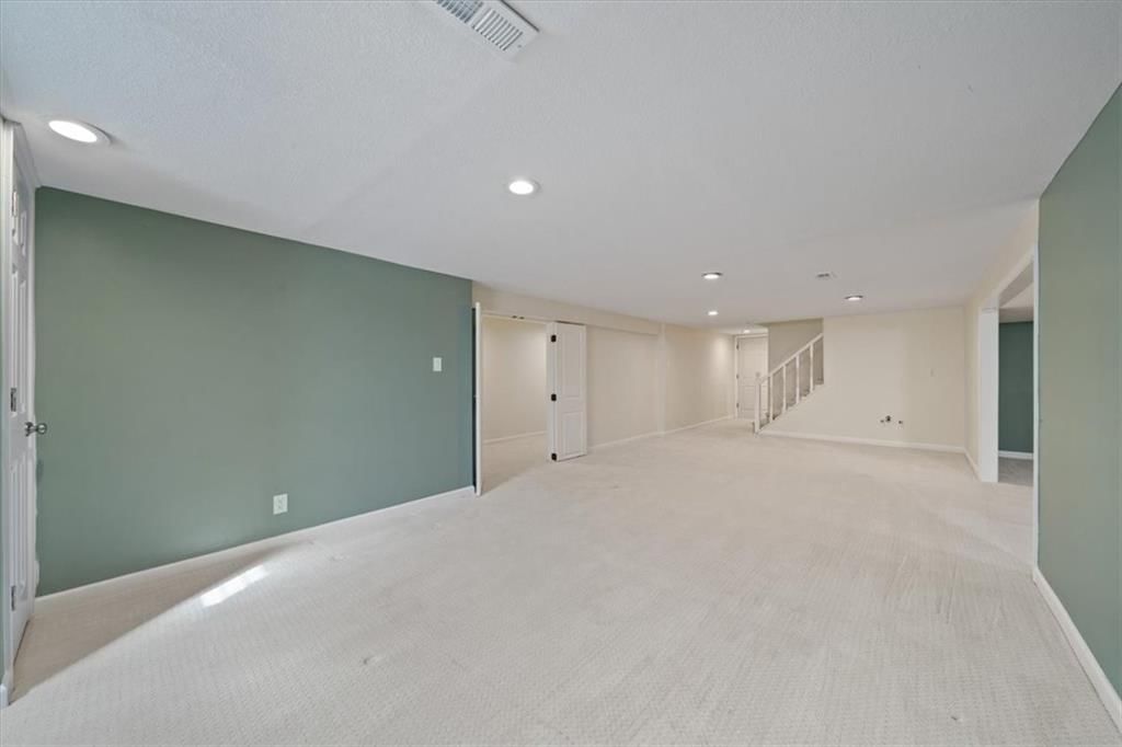 11823 Locust Street — photo 23
