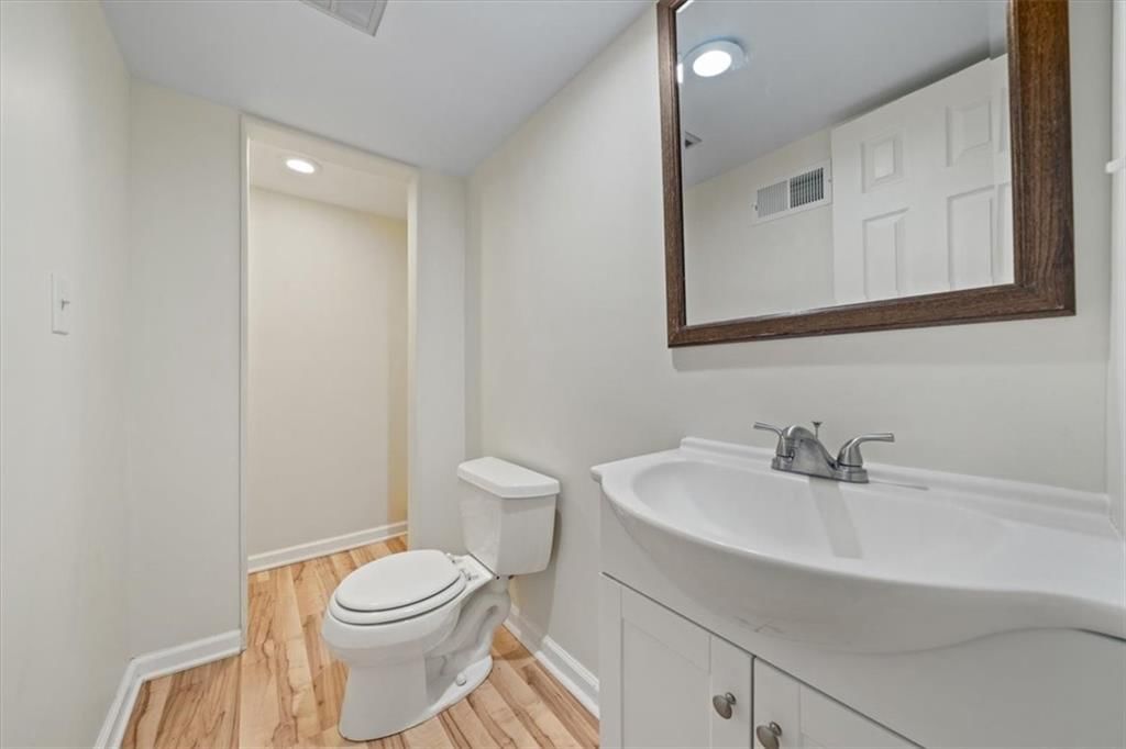 11823 Locust Street — photo 25