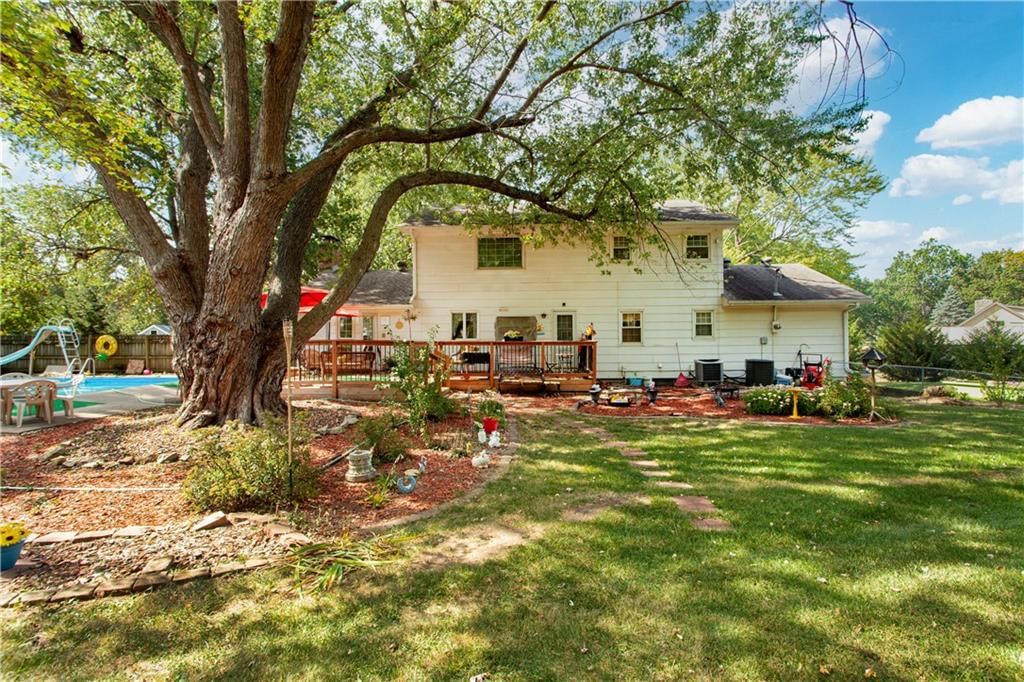Photo 6 of 40 - 3205 NW 51st Terrace