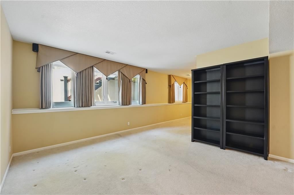 4602 N Holly Court — photo 31