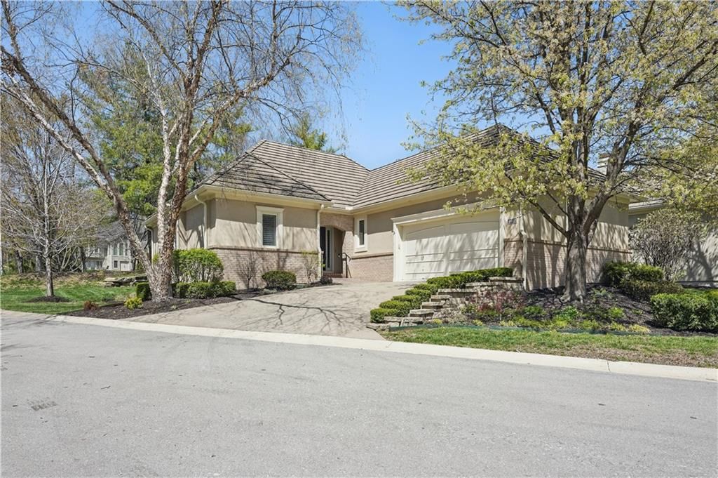 4602 N Holly Court — photo 43