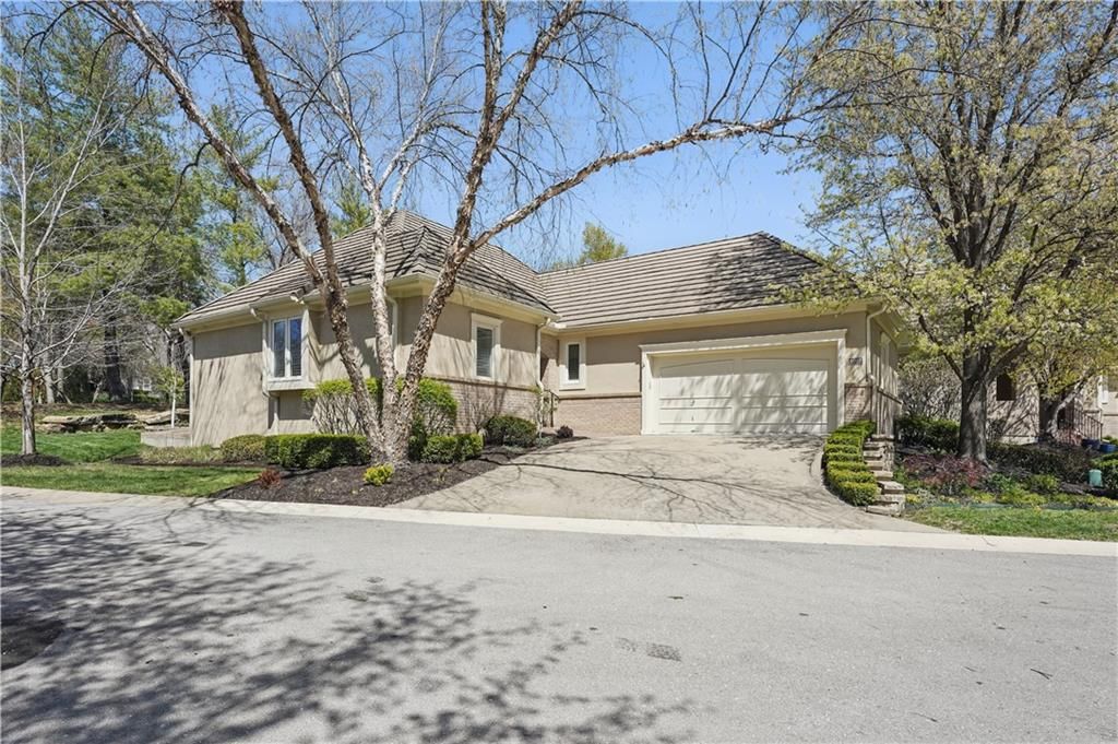 4602 N Holly Court — photo 44
