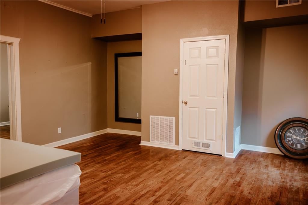 10 S Silver Street — photo 29