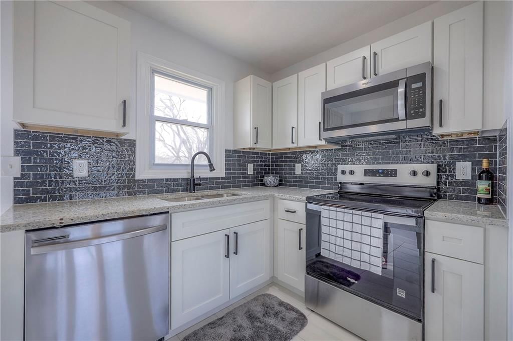 Photo 8 of 18 - 481 Meadowbrook Road