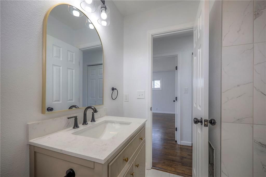Photo 11 of 18 - 481 Meadowbrook Road