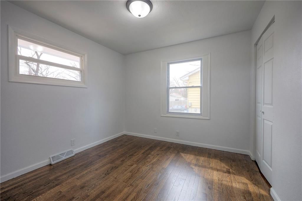Photo 14 of 18 - 481 Meadowbrook Road