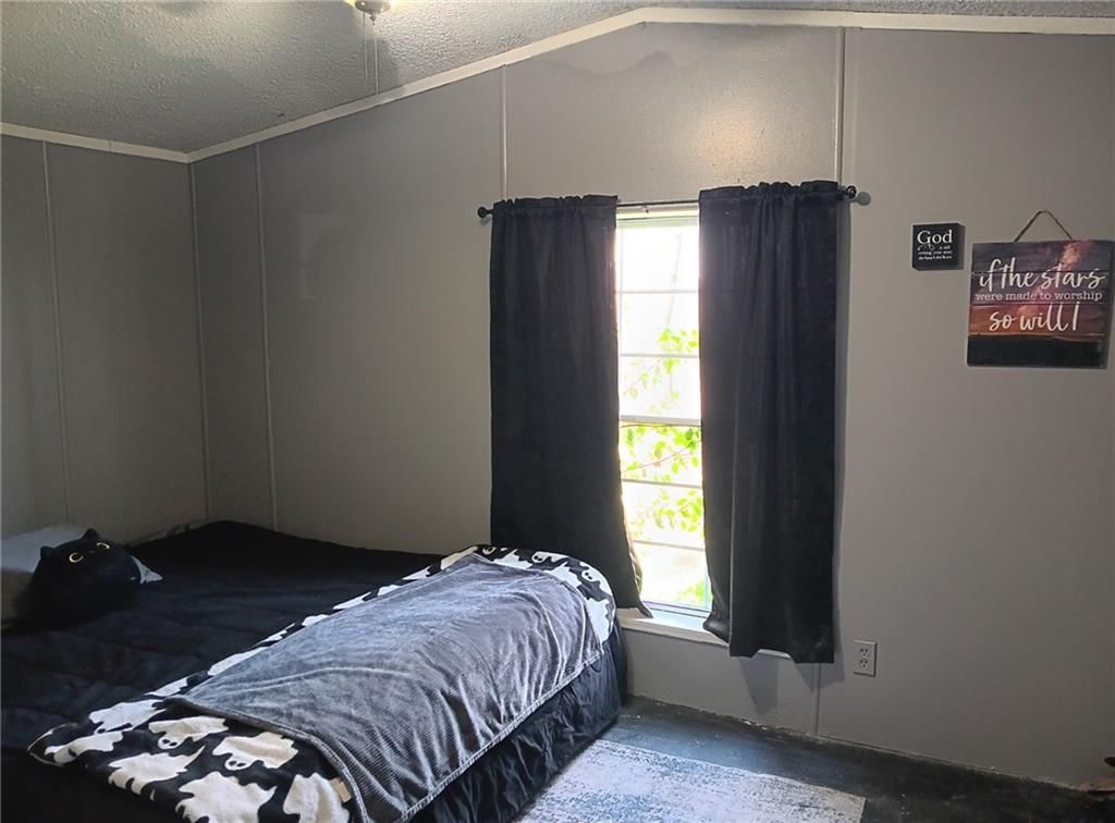 Photo 18 of 25 - 3672 Haynes Hill Road