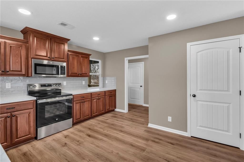 1144 Garfield Avenue — photo 16