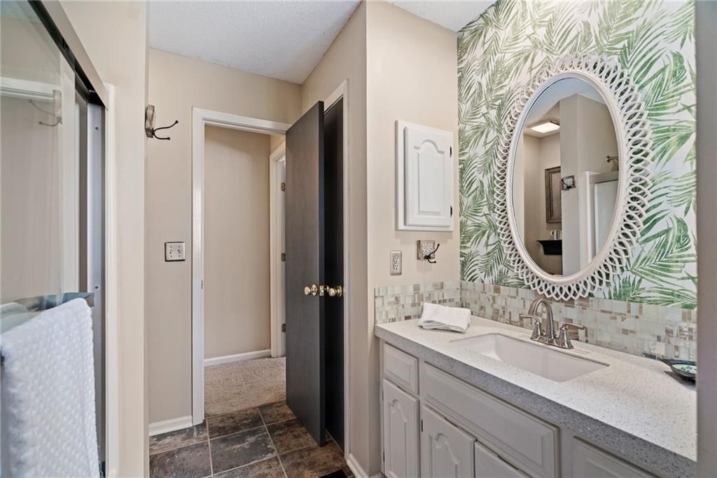 12427 Charlotte Street — photo 28