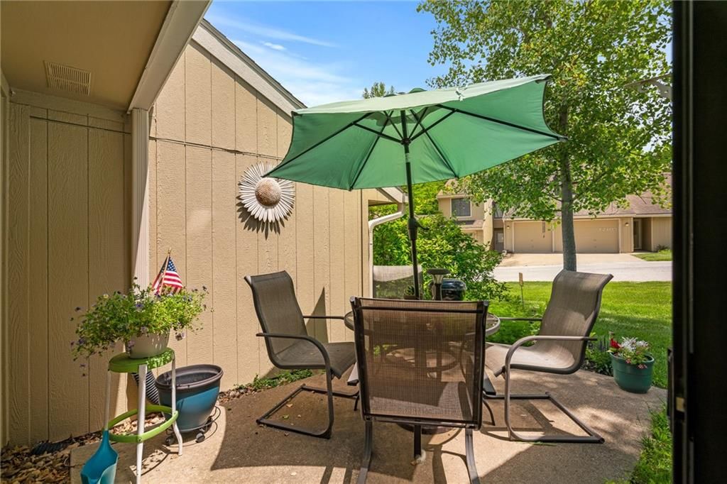 12427 Charlotte Street — photo 43