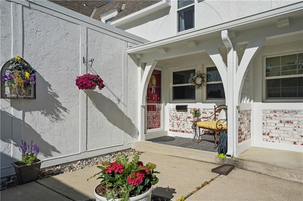 10211 Robinson Street — photo 2