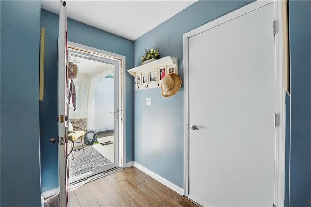 10211 Robinson Street — photo 3
