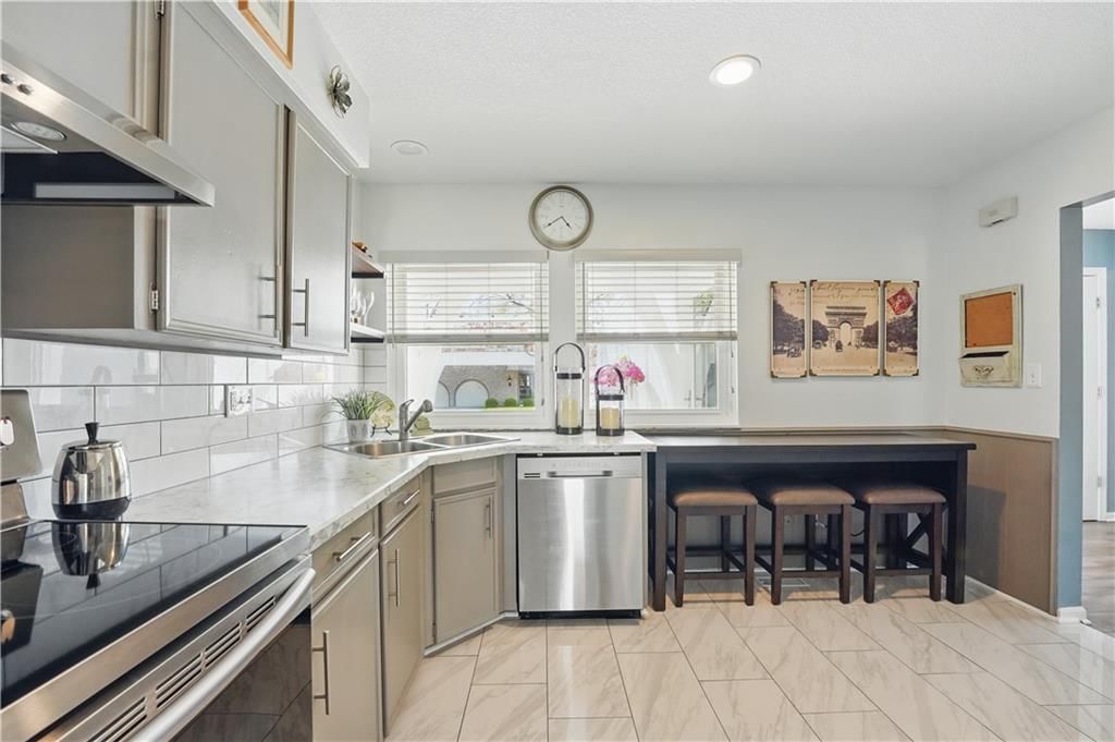 10211 Robinson Street — photo 5