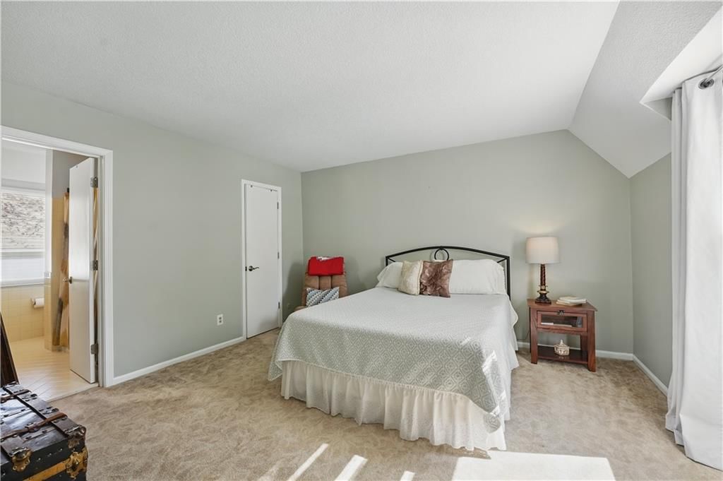 10211 Robinson Street — photo 18