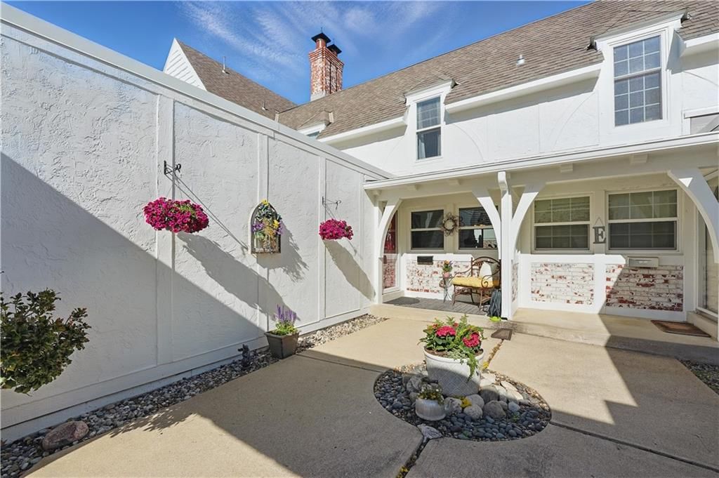 10211 Robinson Street — photo 31
