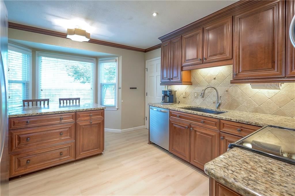 10312 Lamar Avenue — photo 17