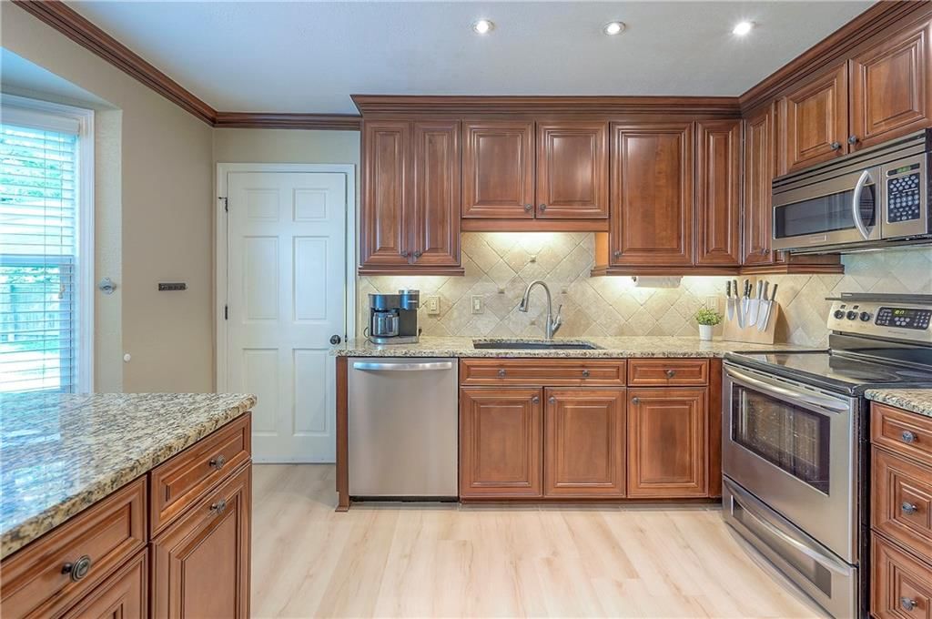 10312 Lamar Avenue — photo 18