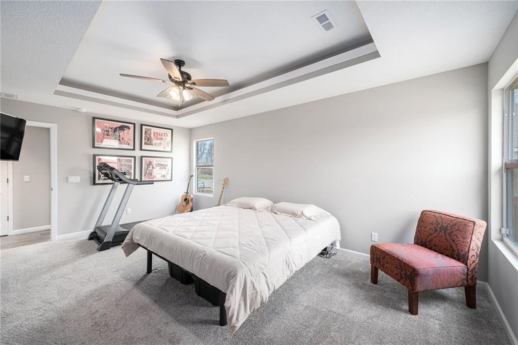 12 Howard Circle — photo 8