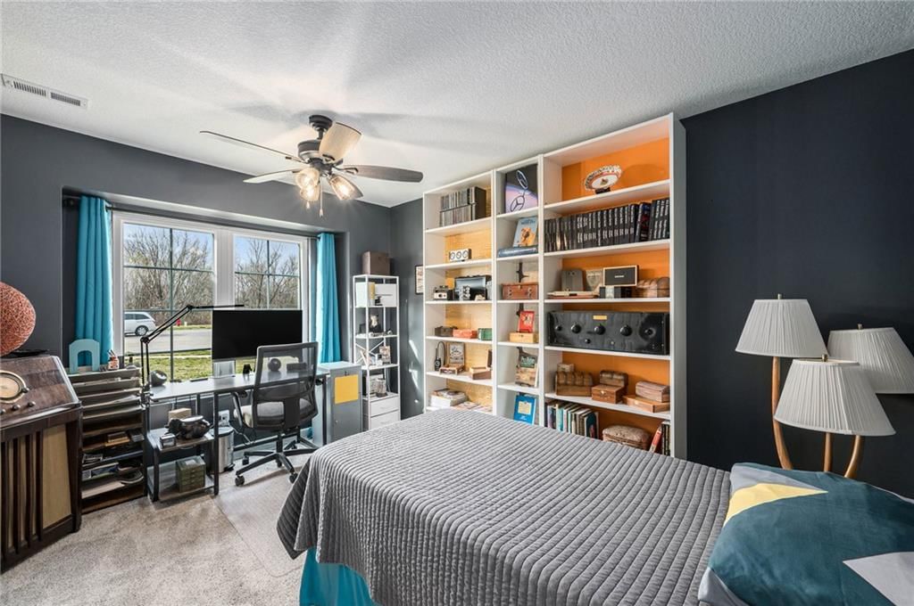 12 Howard Circle — photo 12
