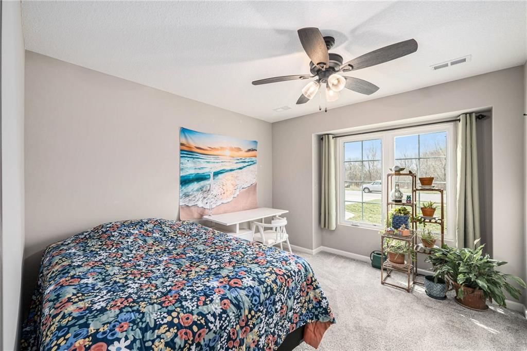 12 Howard Circle — photo 14